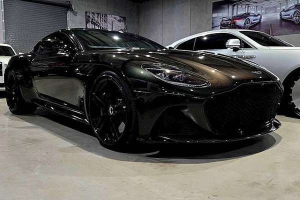 2022 Aston Martin DBS