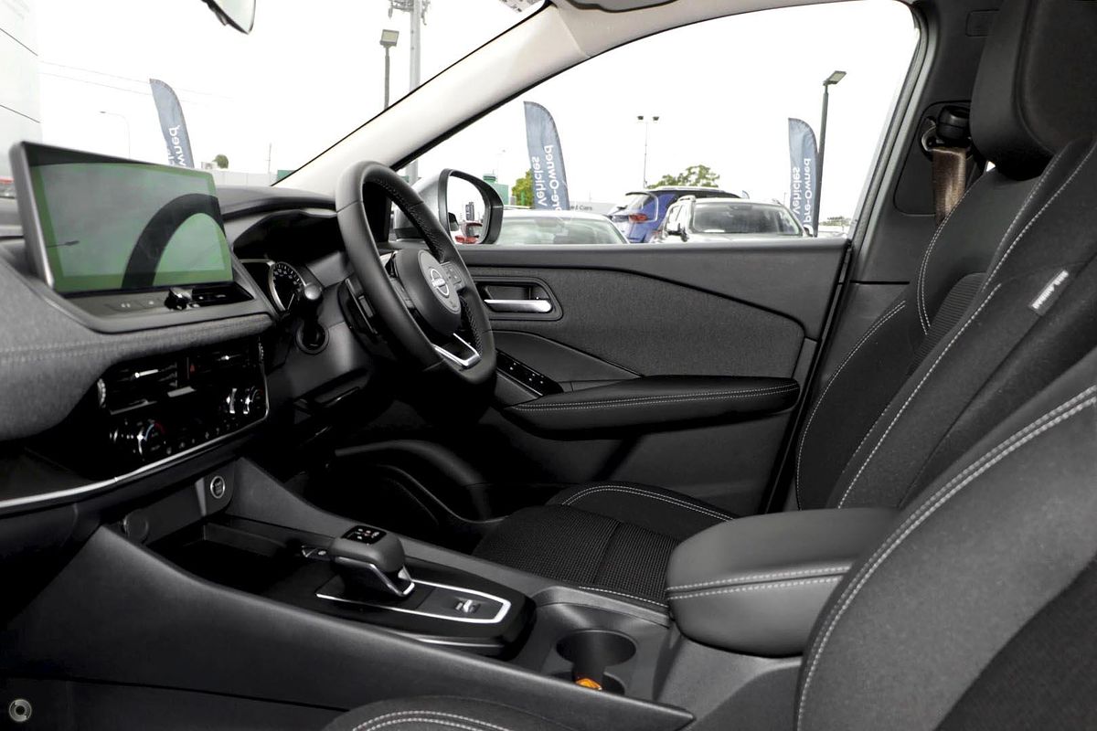 2025 Nissan QASHQAI ST J12