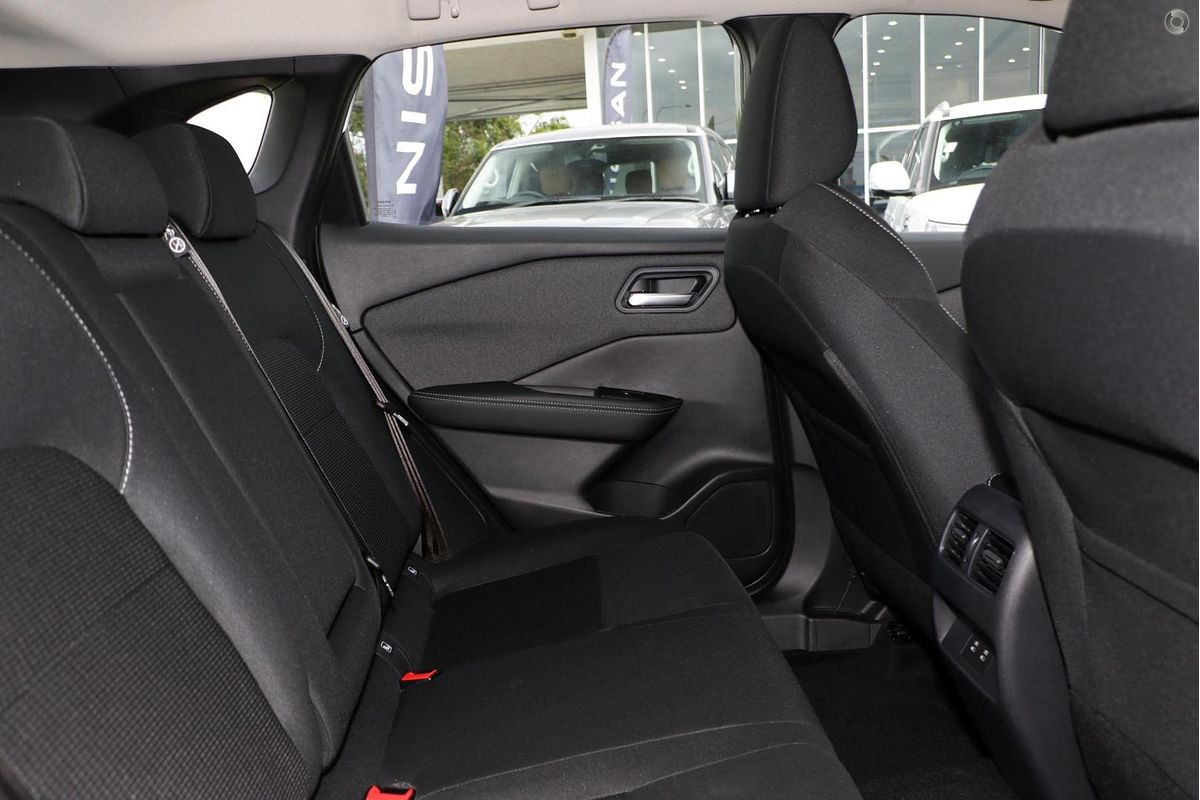 2025 Nissan QASHQAI ST J12
