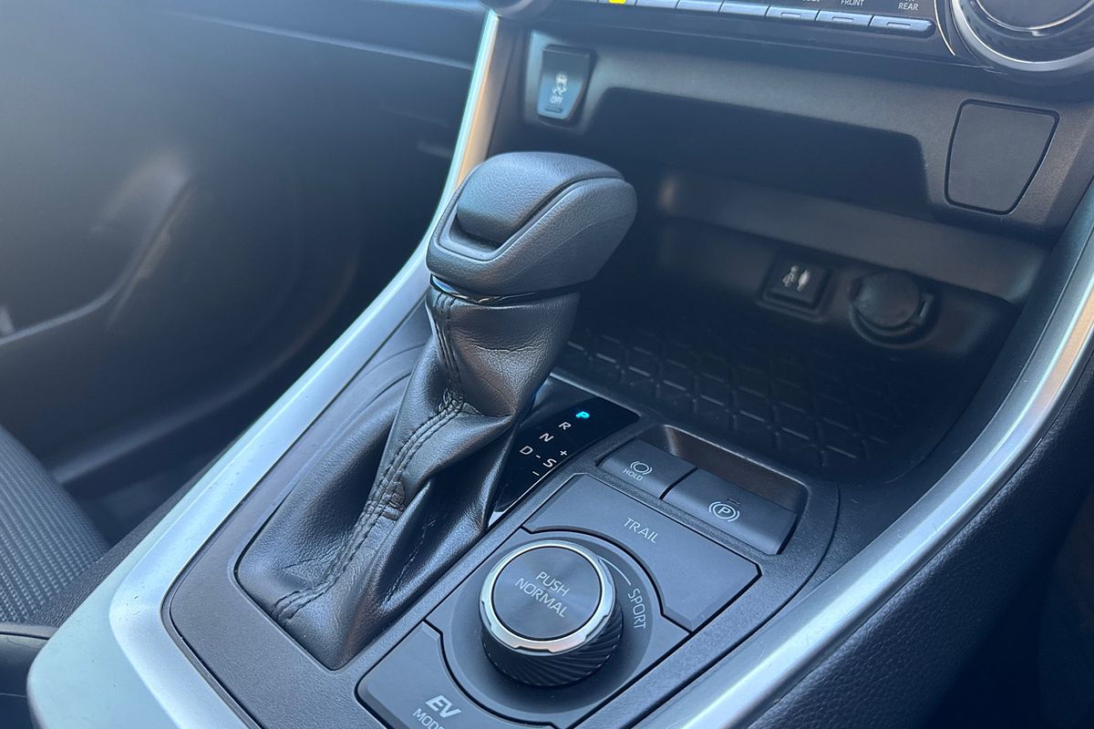 2019 Toyota RAV4 GX AXAH54R
