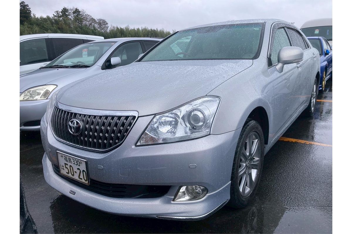 2011 Toyota Crown Majesta i-Four 4WD