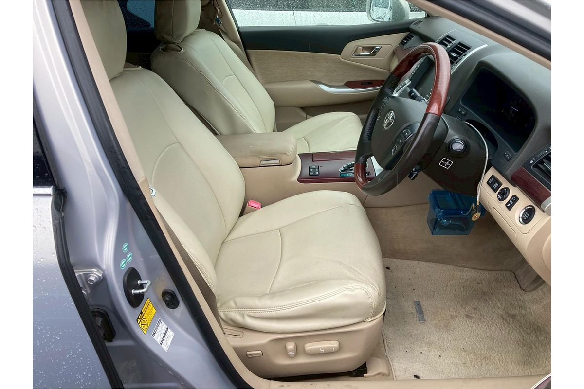 2011 Toyota Crown Majesta i-Four 4WD