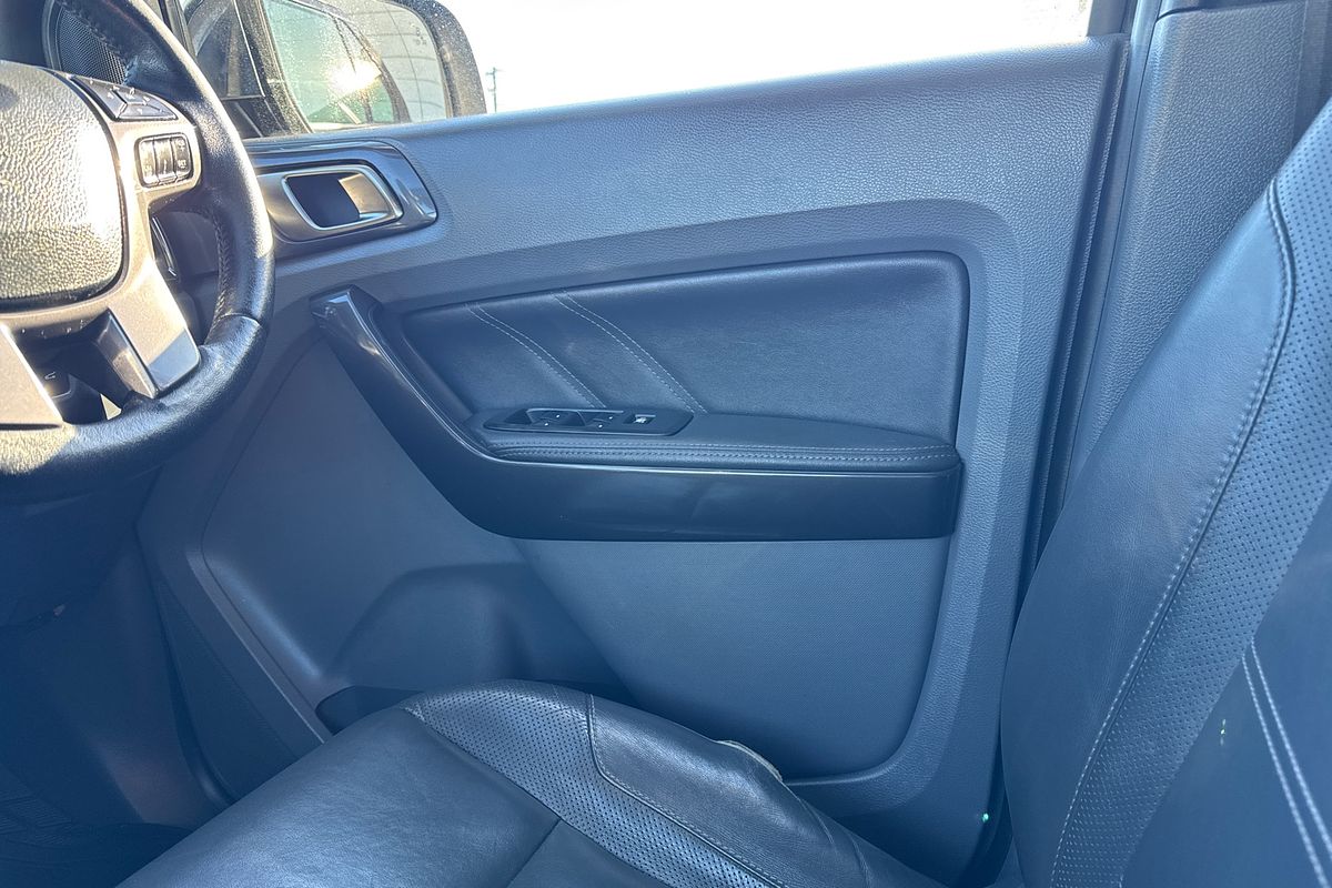 2015 Ford Everest Titanium UA