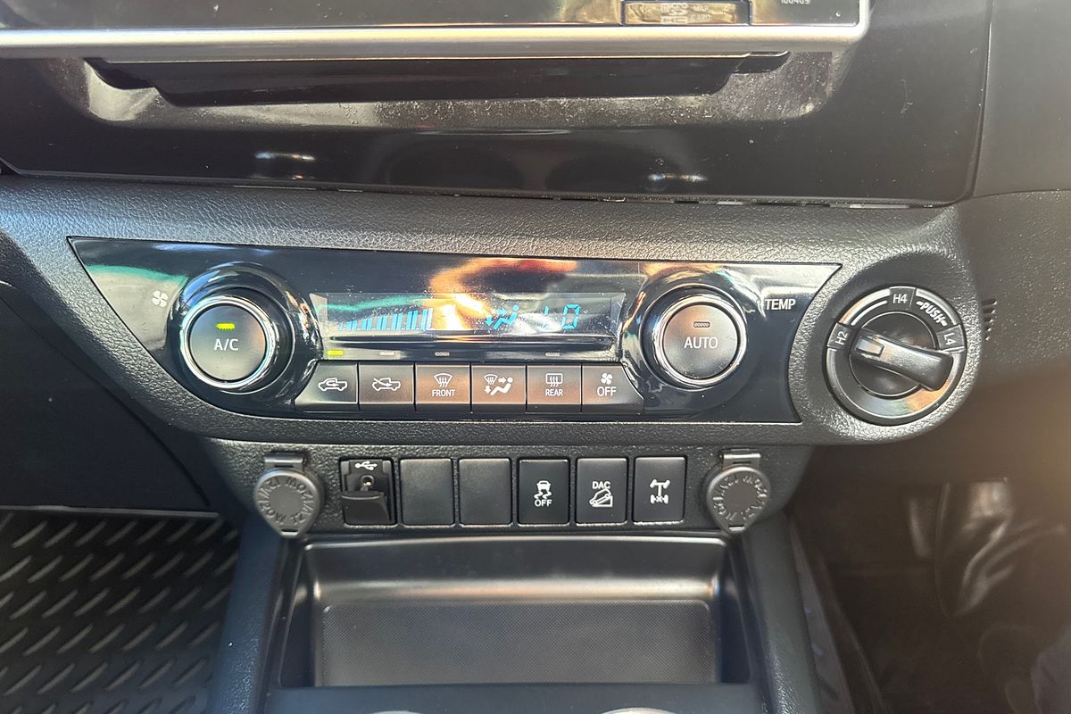 2019 Toyota Hilux SR5 GUN126R 4X4
