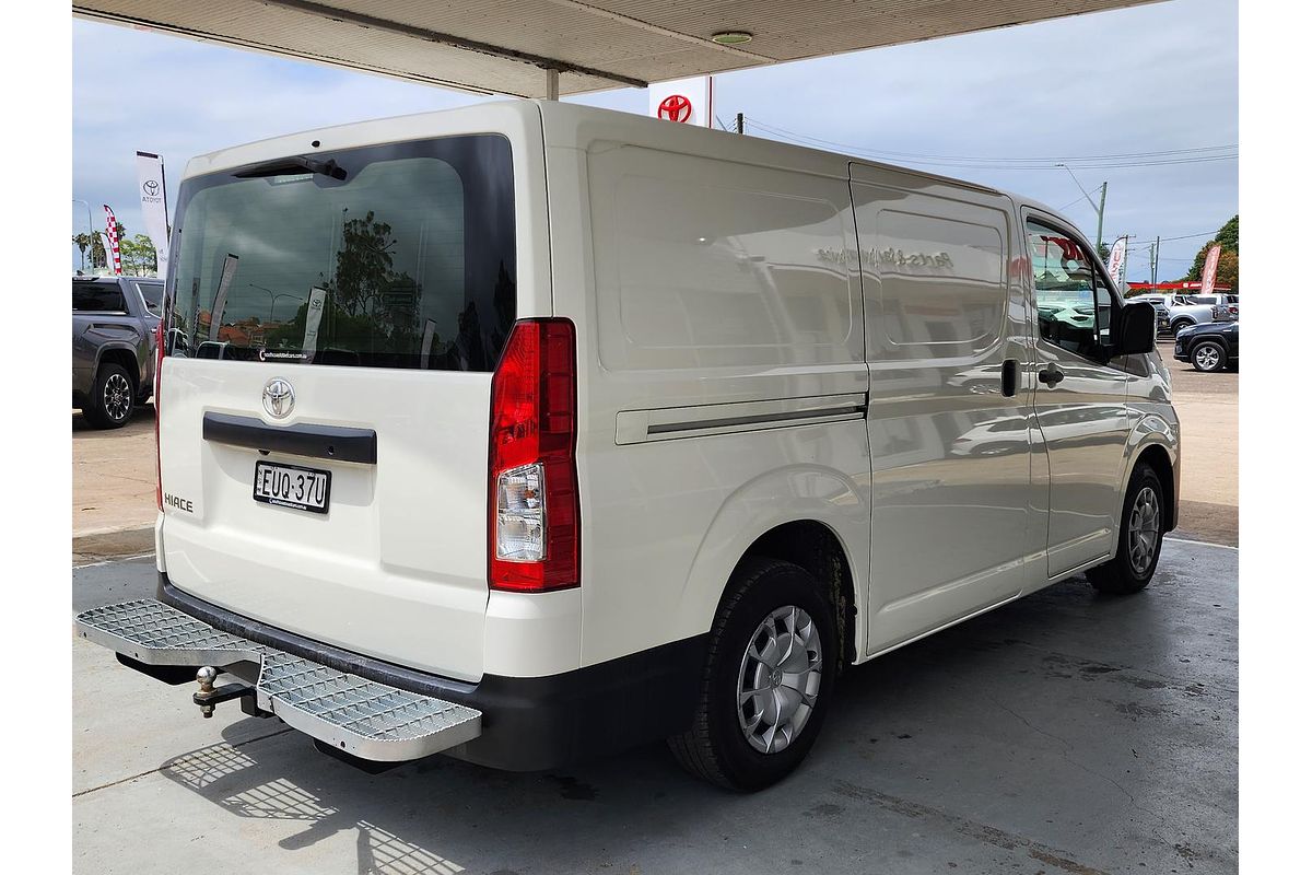 2022 Toyota Hiace GDH300R LWB