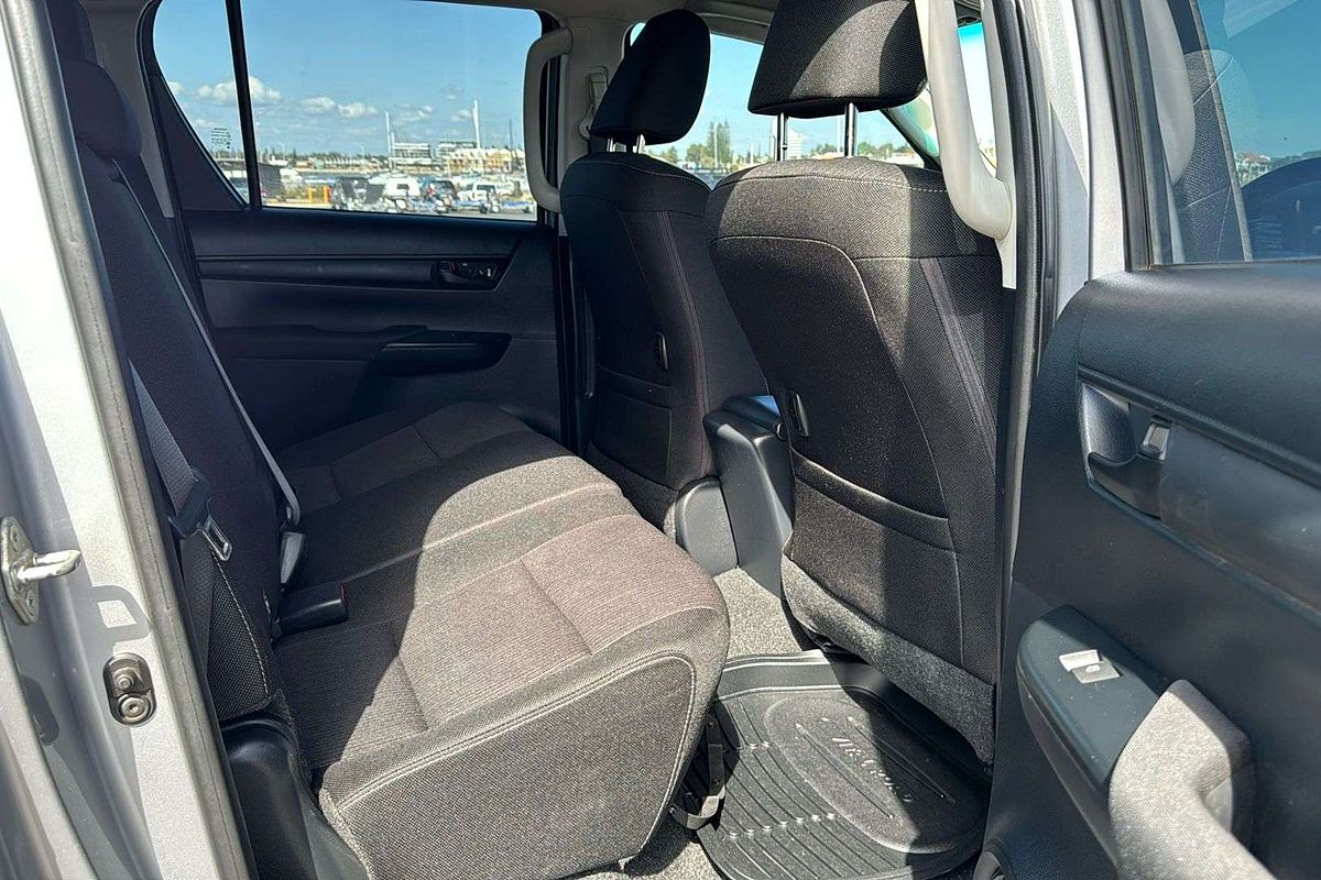 2016 Toyota Hilux SR GUN126R 4X4