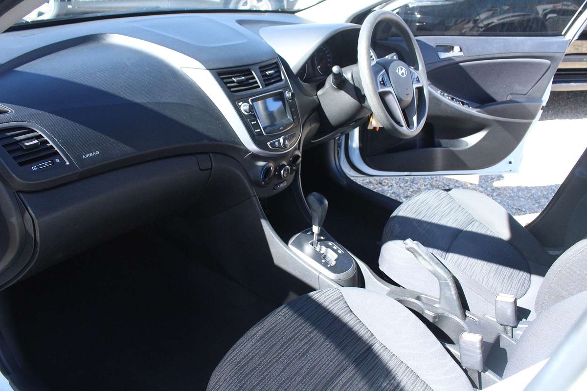 2016 Hyundai Accent Active RB4