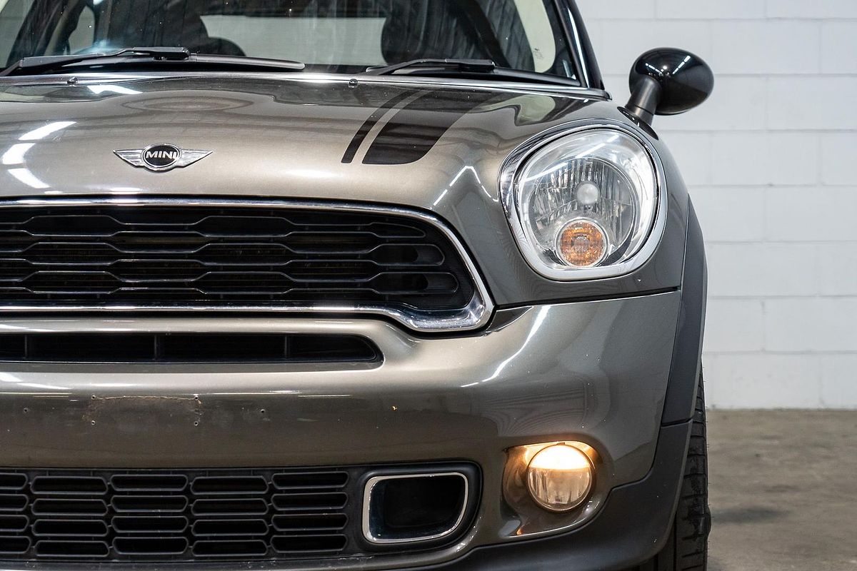 2013 MINI Paceman Cooper S R61