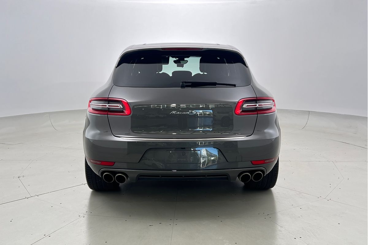 2016 Porsche Macan S 95B
