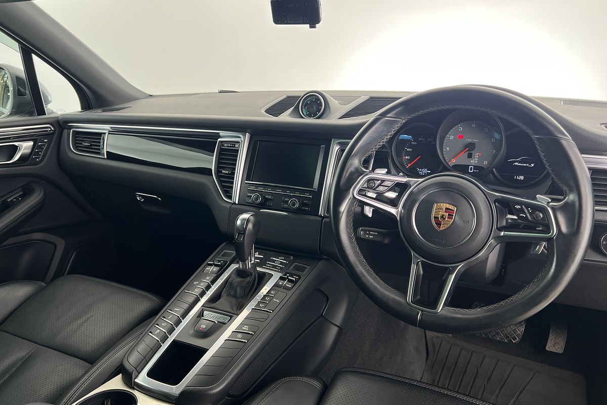 2016 Porsche Macan S 95B