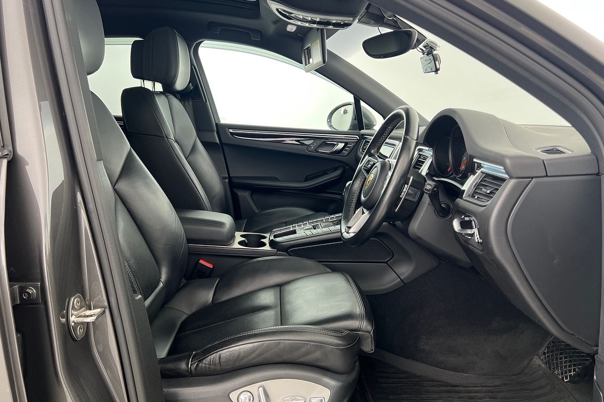 2016 Porsche Macan S 95B