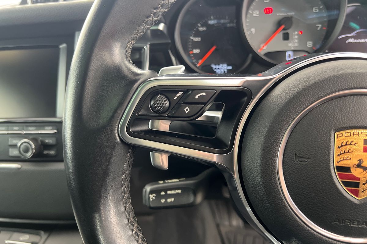 2016 Porsche Macan S 95B
