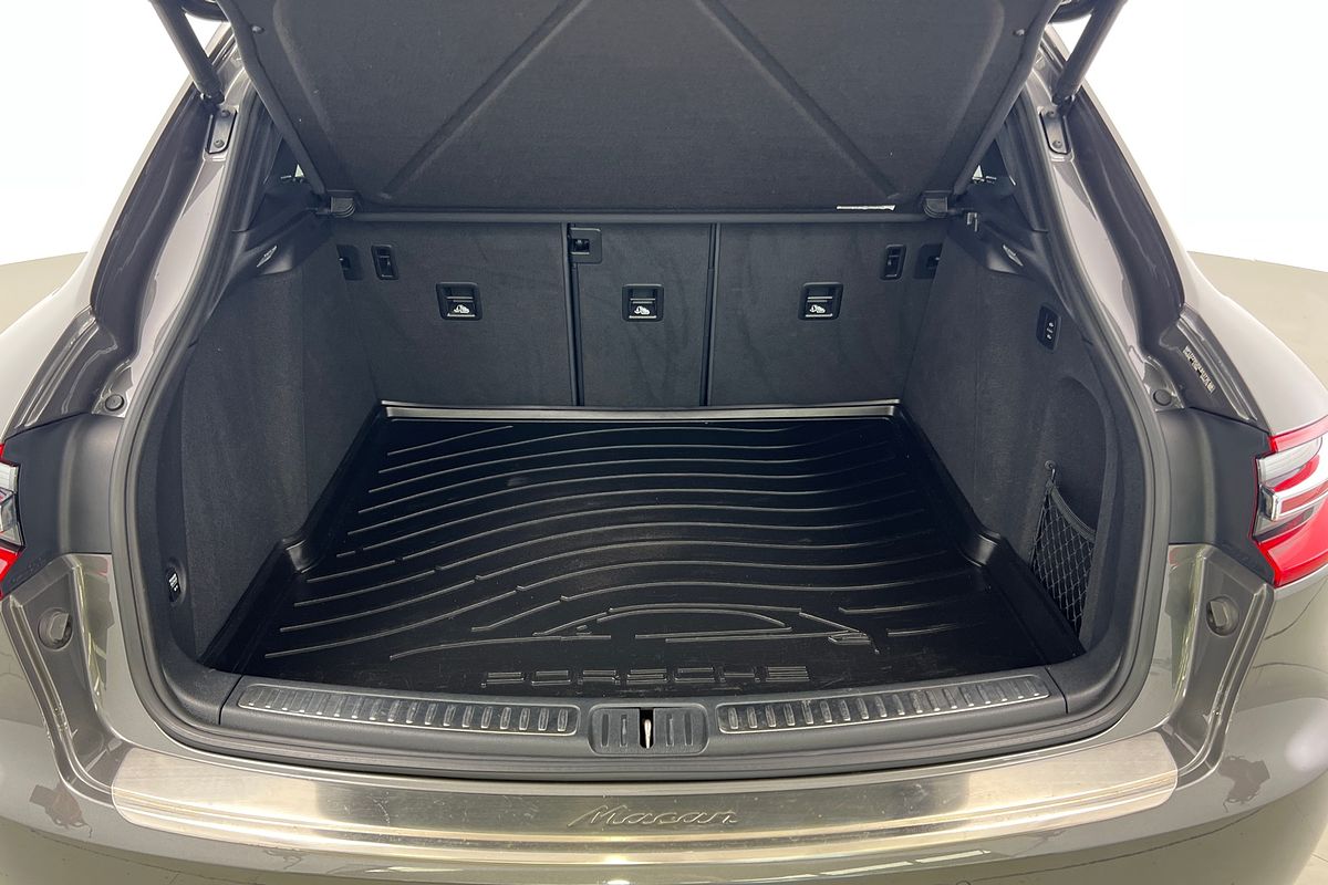 2016 Porsche Macan S 95B