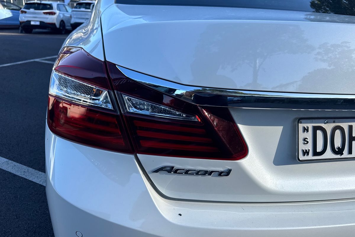 2017 Honda Accord VTi-L 9th Gen