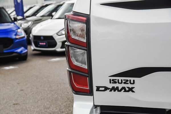 2025 Isuzu D-MAX BLADE 4X4