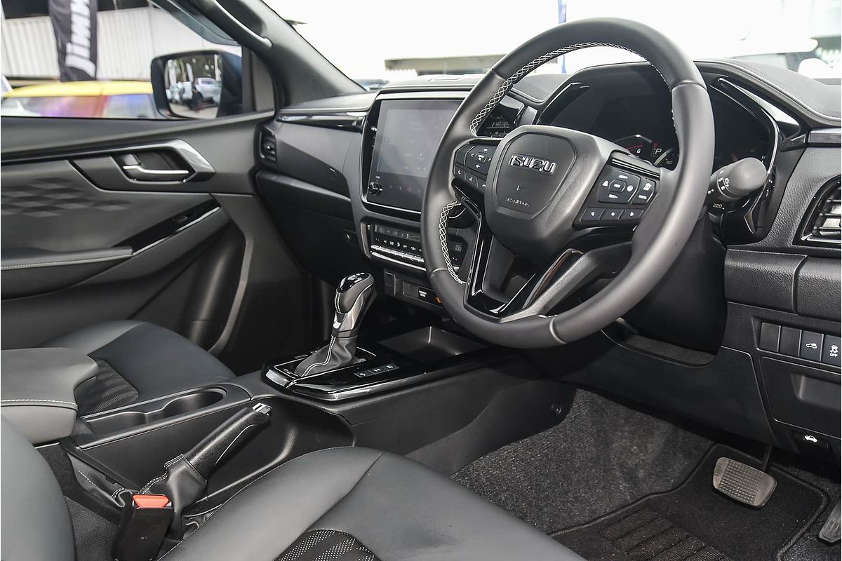 2025 Isuzu D-MAX BLADE 4X4