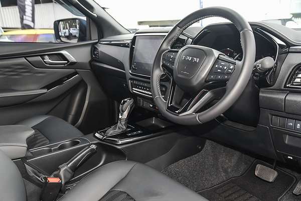 2025 Isuzu D-MAX BLADE 4X4