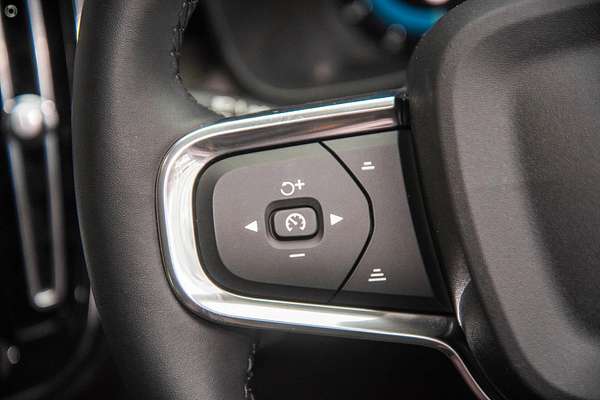 2024 Volvo XC40 Ultra B4 Bright