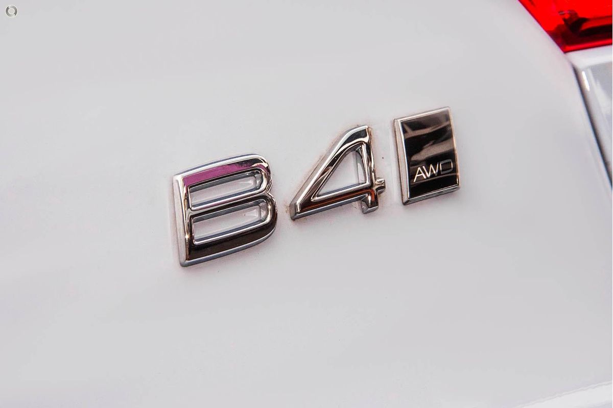 2024 Volvo XC40 Ultra B4 Bright