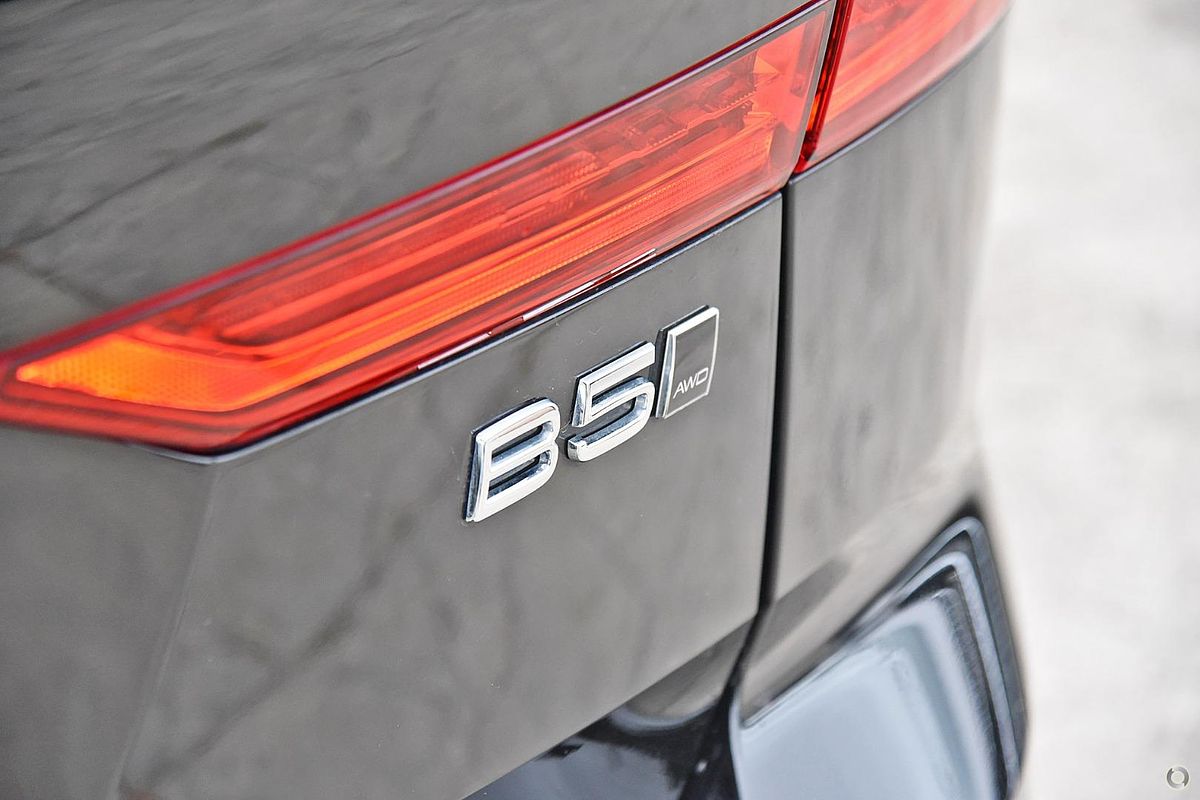 2024 Volvo XC60 Ultra B5 Bright