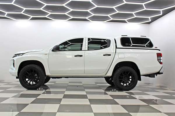 2021 Mitsubishi Triton GLX MR 4X4