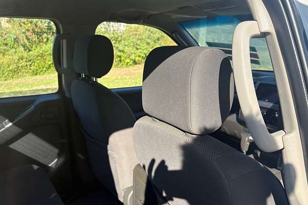 2010 Nissan Navara ST (4x4) D40 4X4