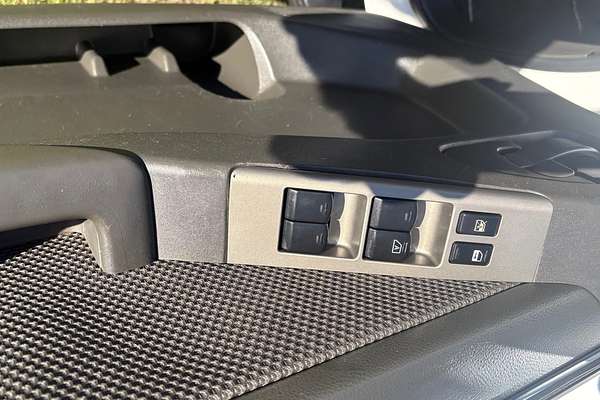 2010 Nissan Navara ST (4x4) D40 4X4