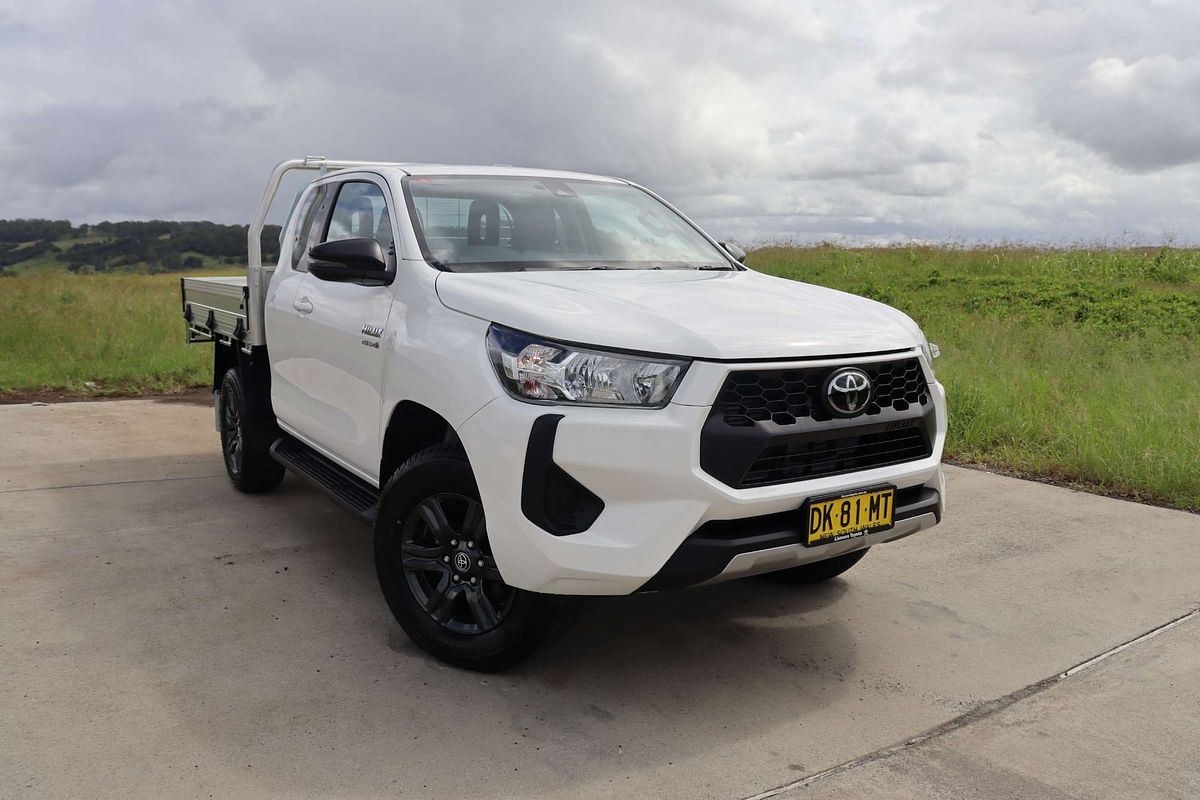 2024 Toyota Hilux SR GUN126R 4X4