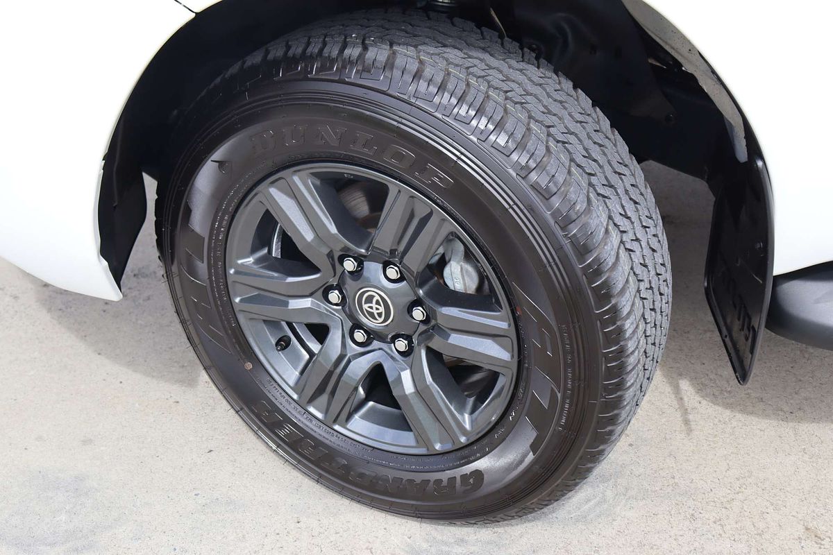 2024 Toyota Hilux SR GUN126R 4X4