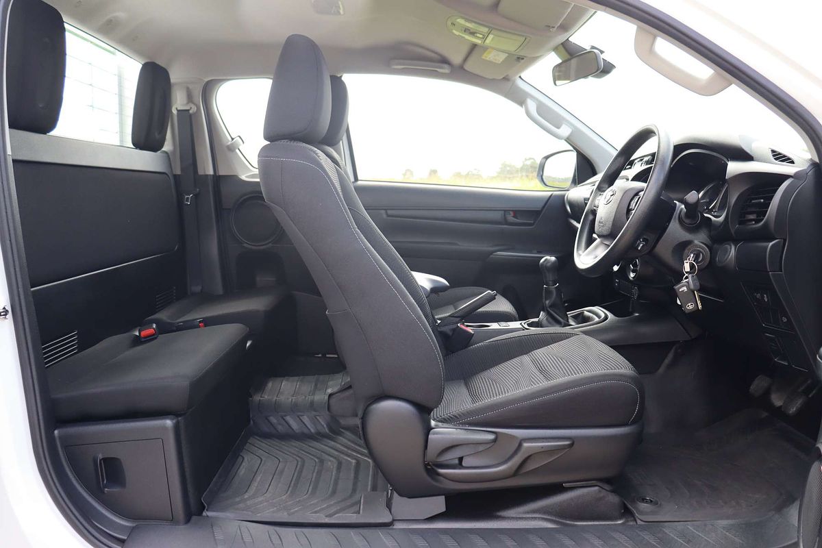 2024 Toyota Hilux SR GUN126R 4X4