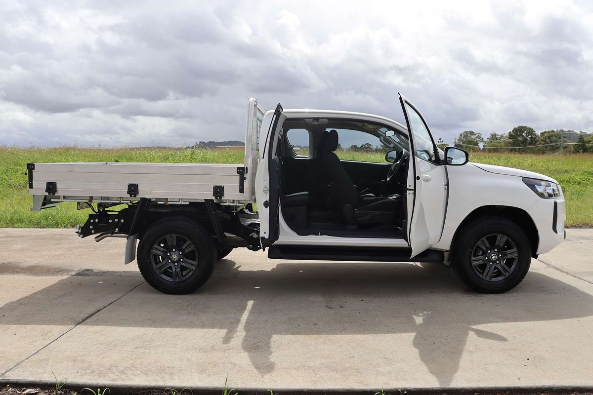 2024 Toyota Hilux SR GUN126R 4X4