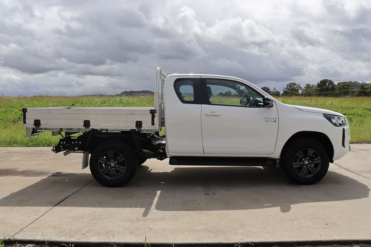 2024 Toyota Hilux SR GUN126R 4X4