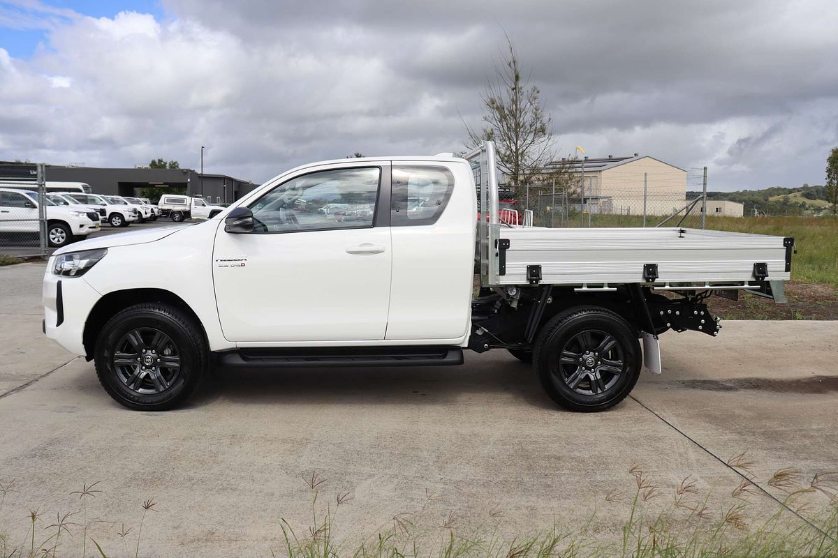 2024 Toyota Hilux SR GUN126R 4X4