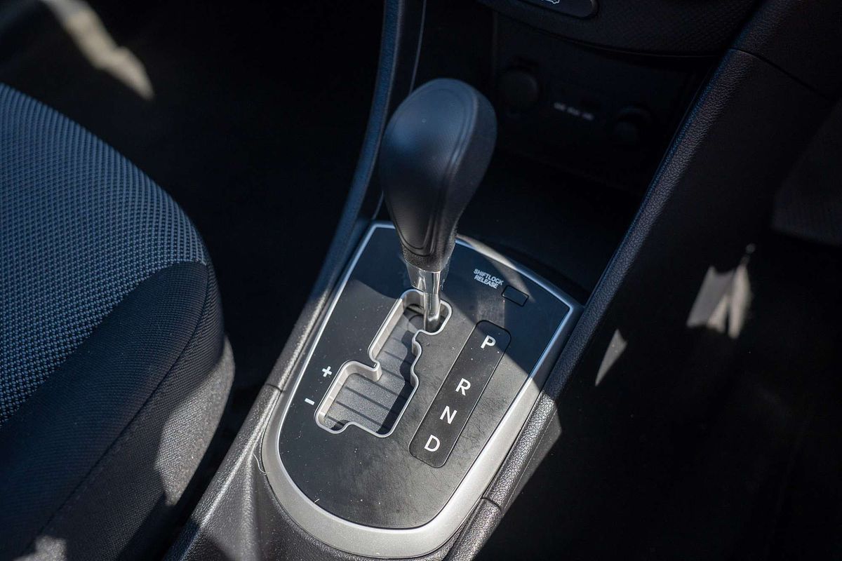 2012 Hyundai Accent Active RB