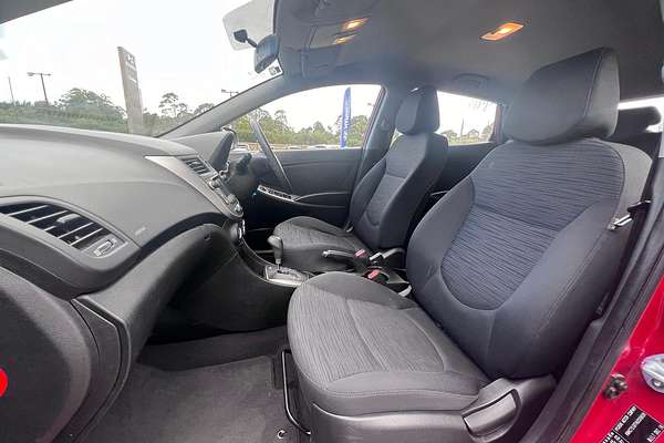 2017 Hyundai Accent Active RB4
