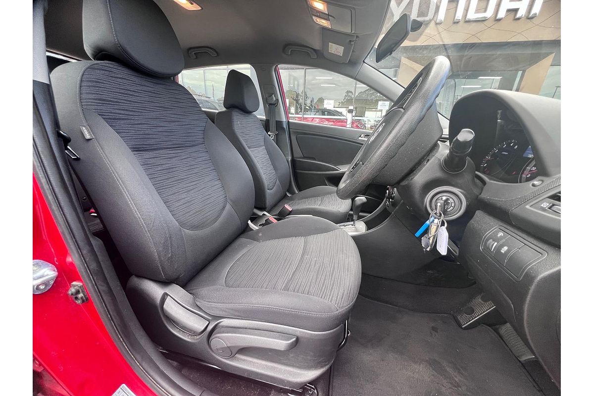 2017 Hyundai Accent Active RB4
