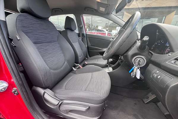 2017 Hyundai Accent Active RB4