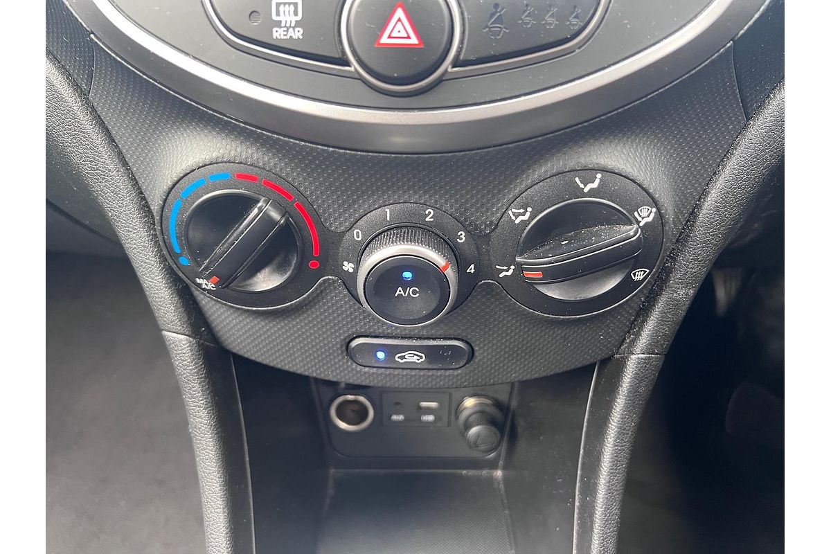 2017 Hyundai Accent Active RB4