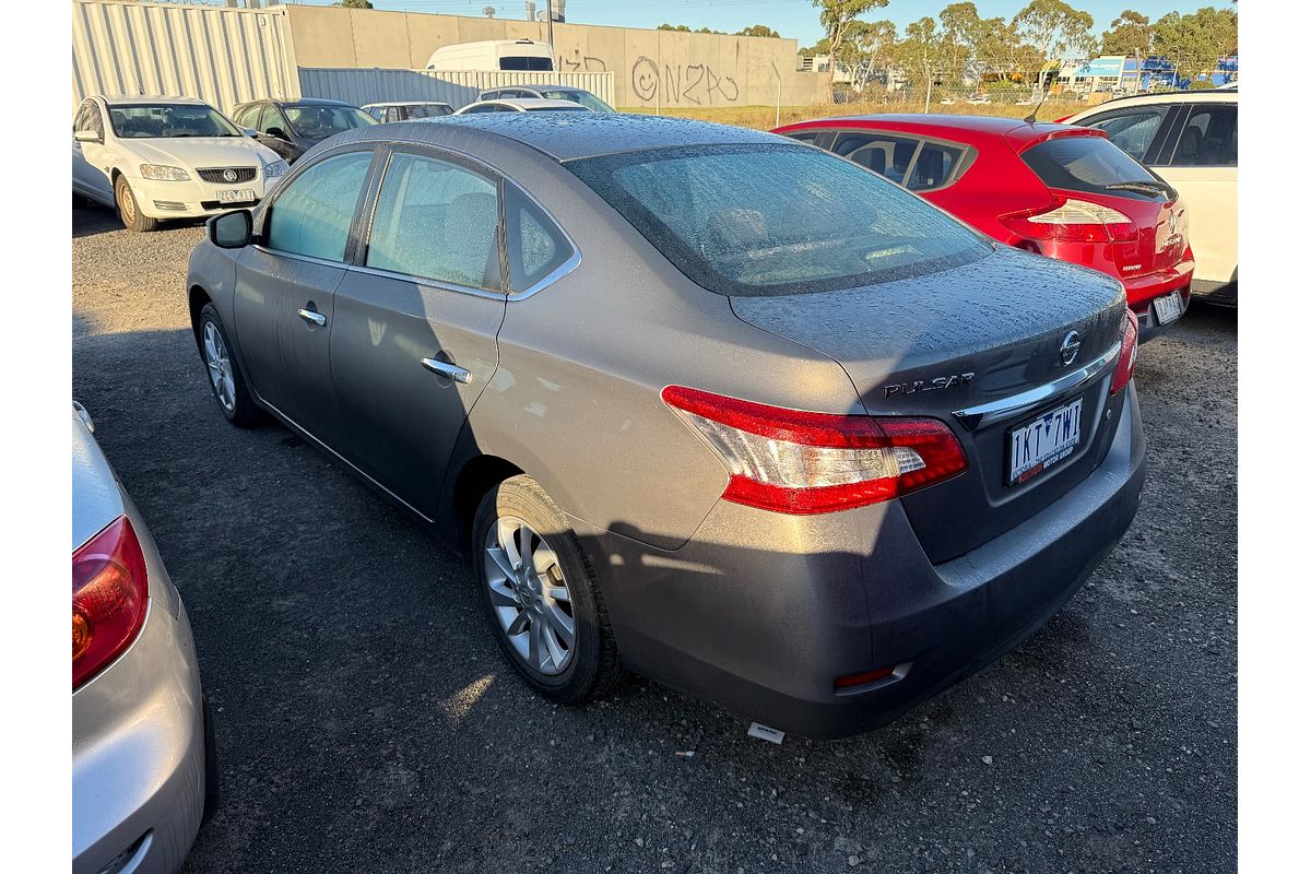 2014 Nissan Pulsar ST B17