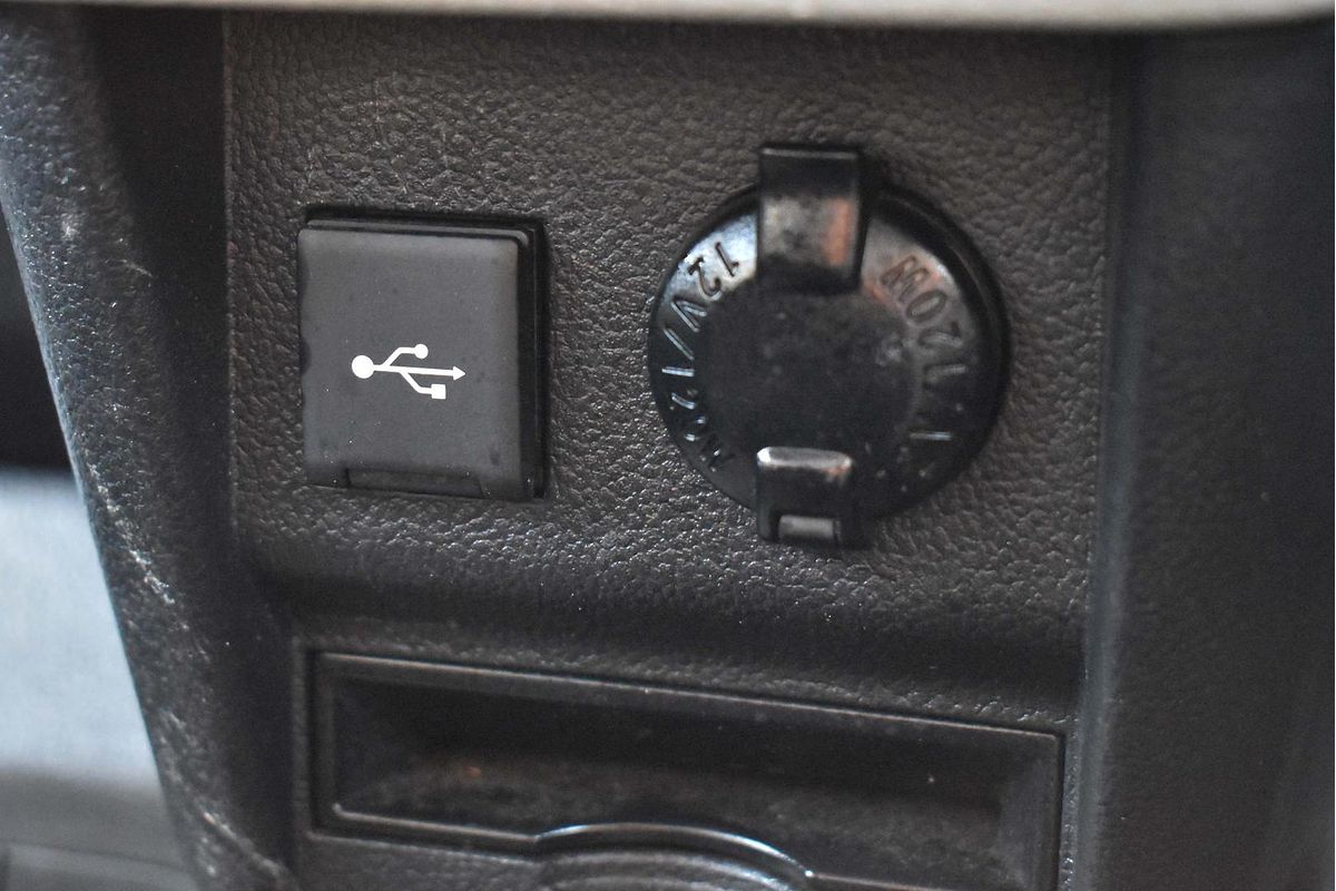 2022 Toyota Hiace Commuter GDH322R