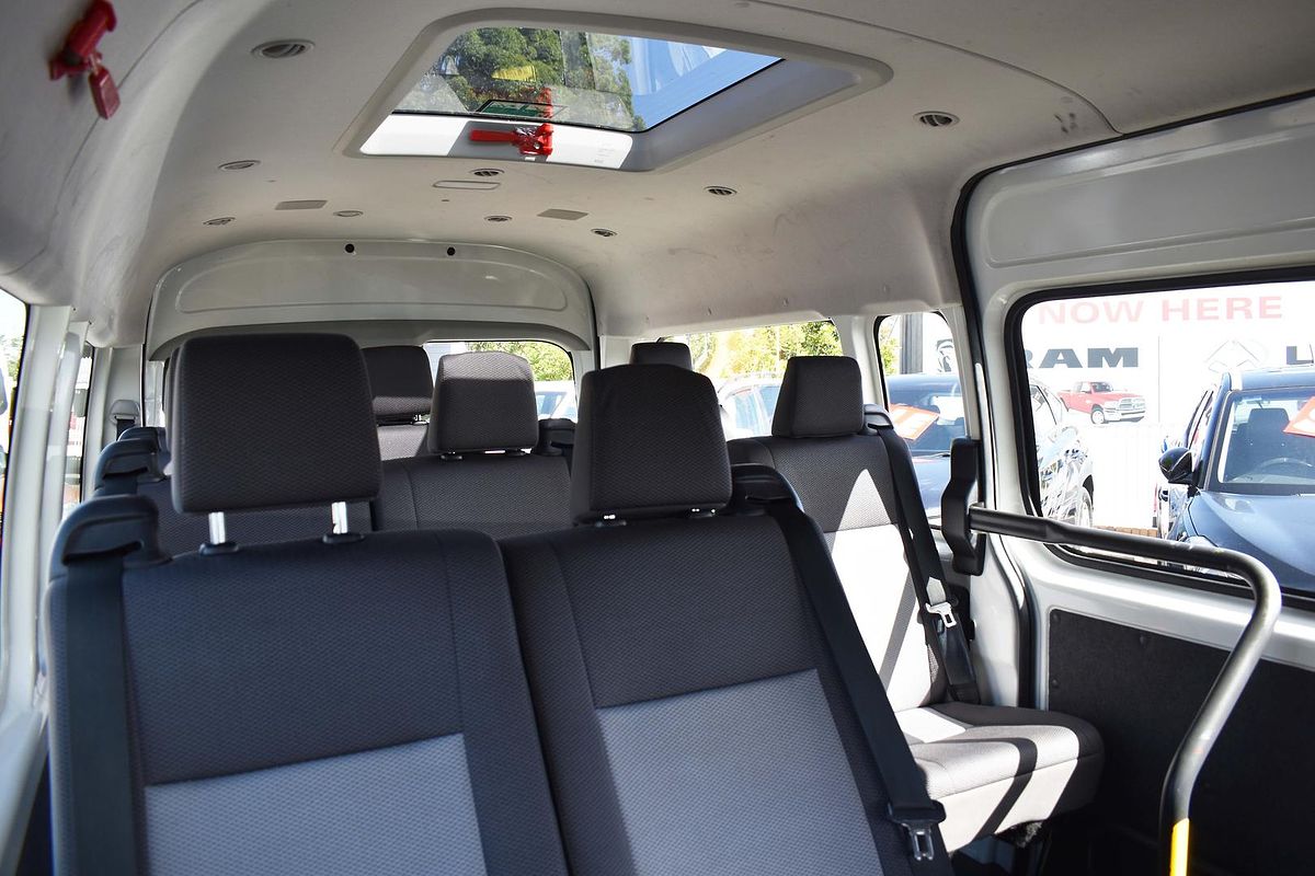 2022 Toyota Hiace Commuter GDH322R