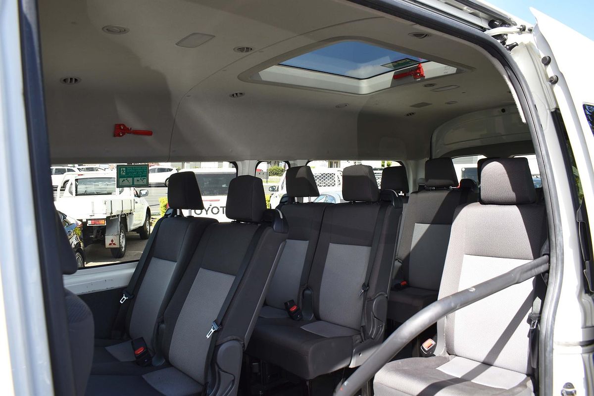 2022 Toyota Hiace Commuter GDH322R