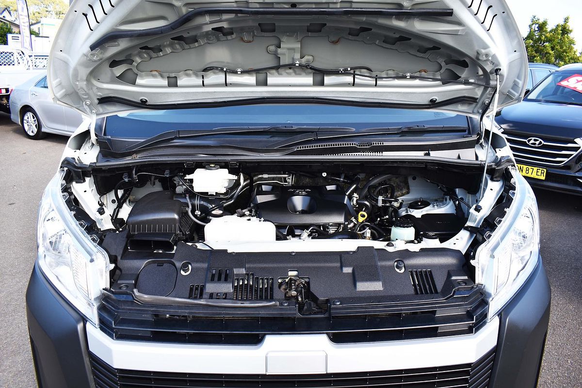 2022 Toyota Hiace Commuter GDH322R