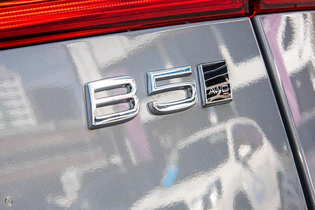 2024 Volvo XC60 Ultra B5 Bright