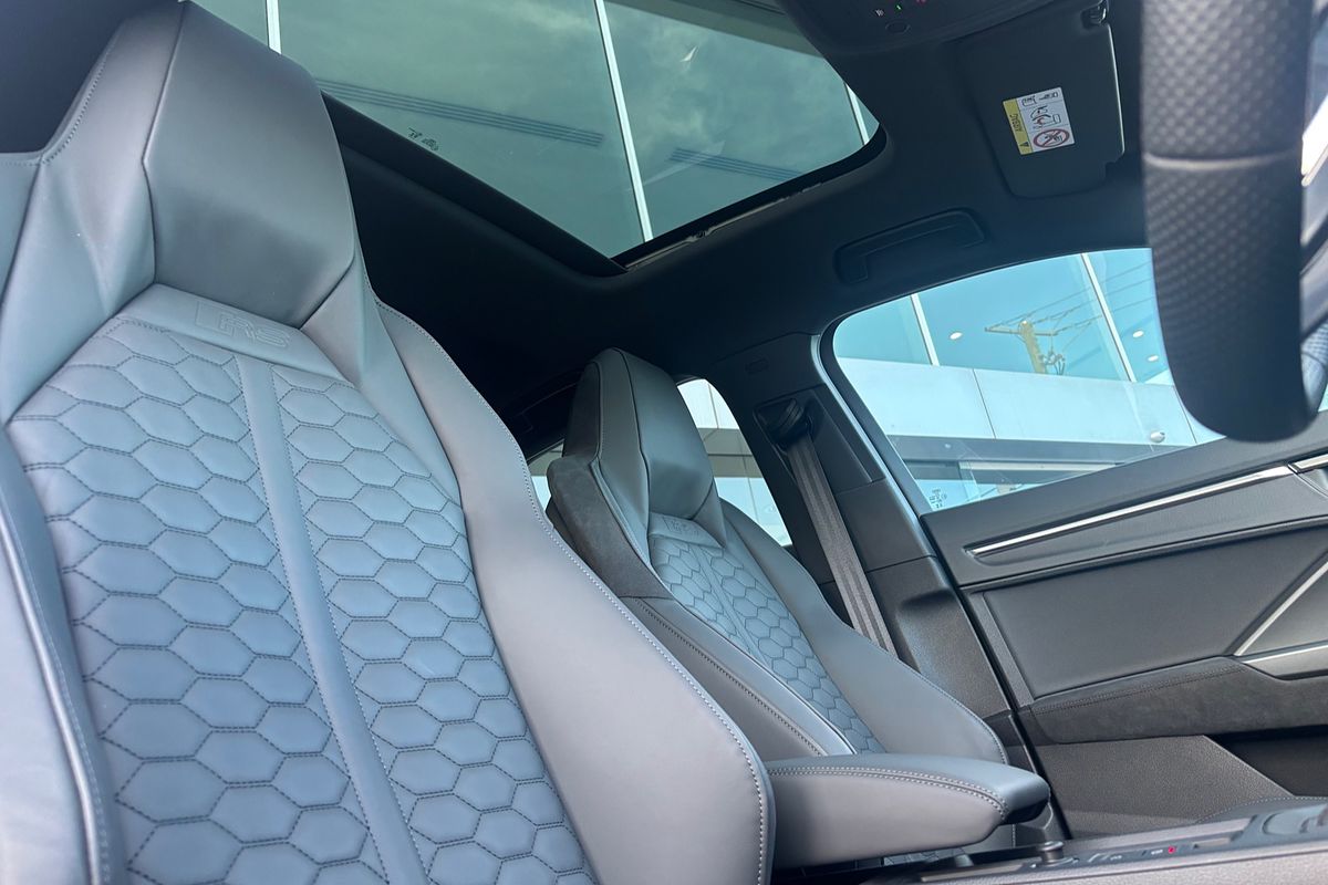 2024 Audi RS Q3  F3