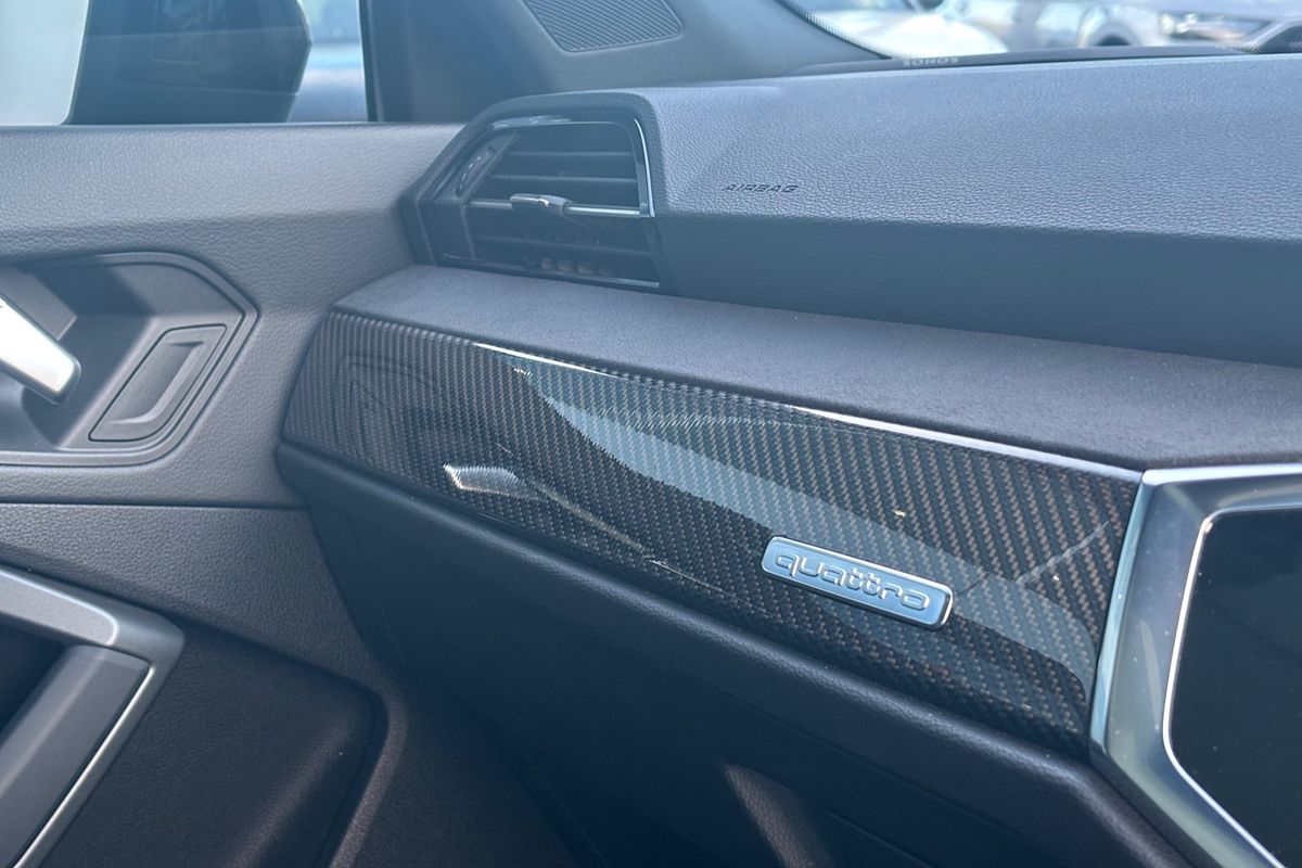 2024 Audi RS Q3  F3