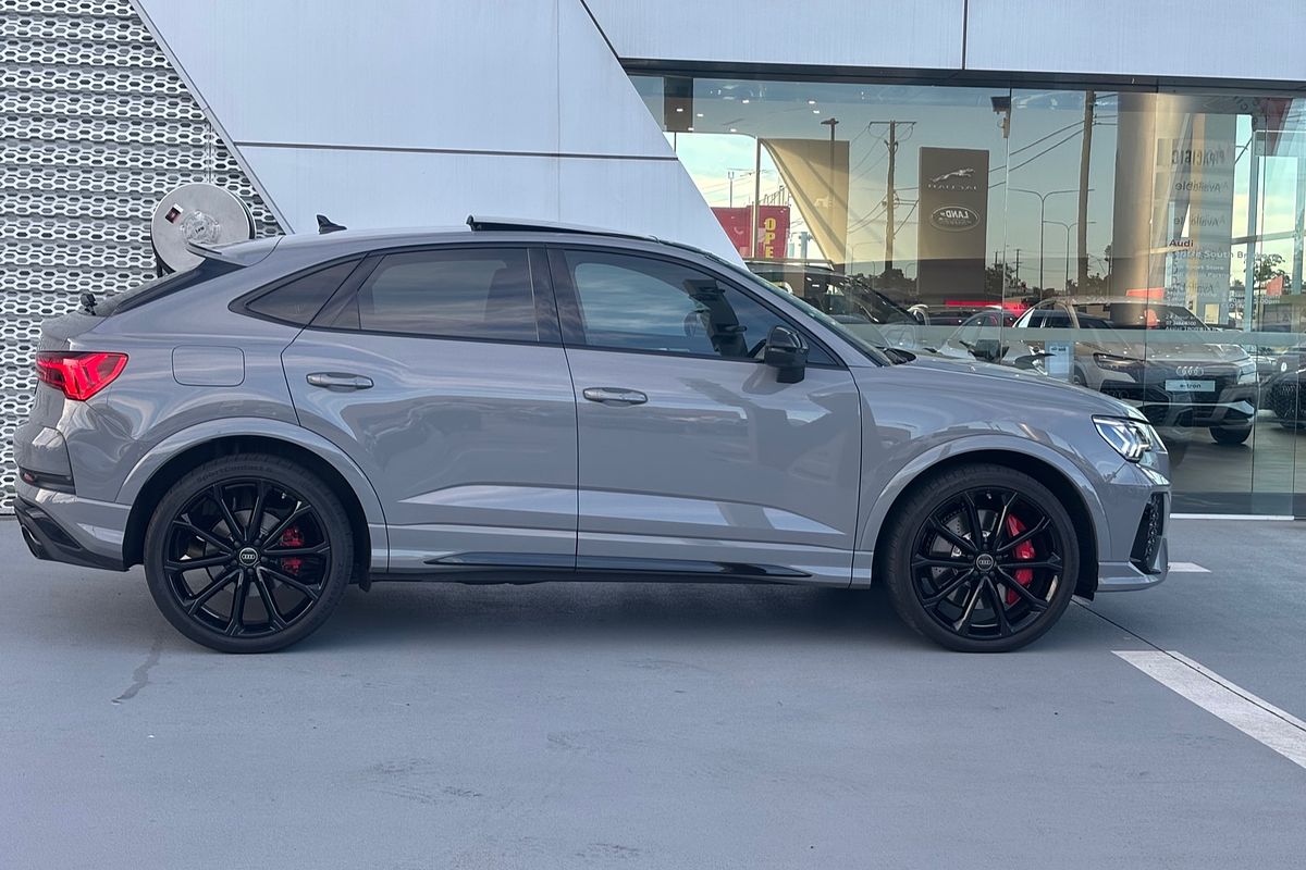 2024 Audi RS Q3  F3