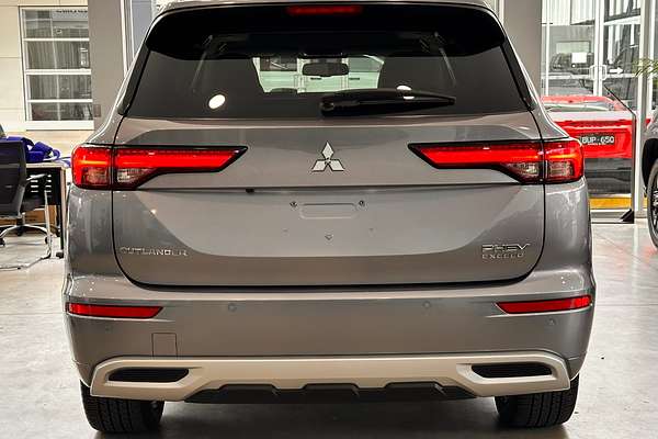 2022 Mitsubishi Outlander PHEV Exceed ZM