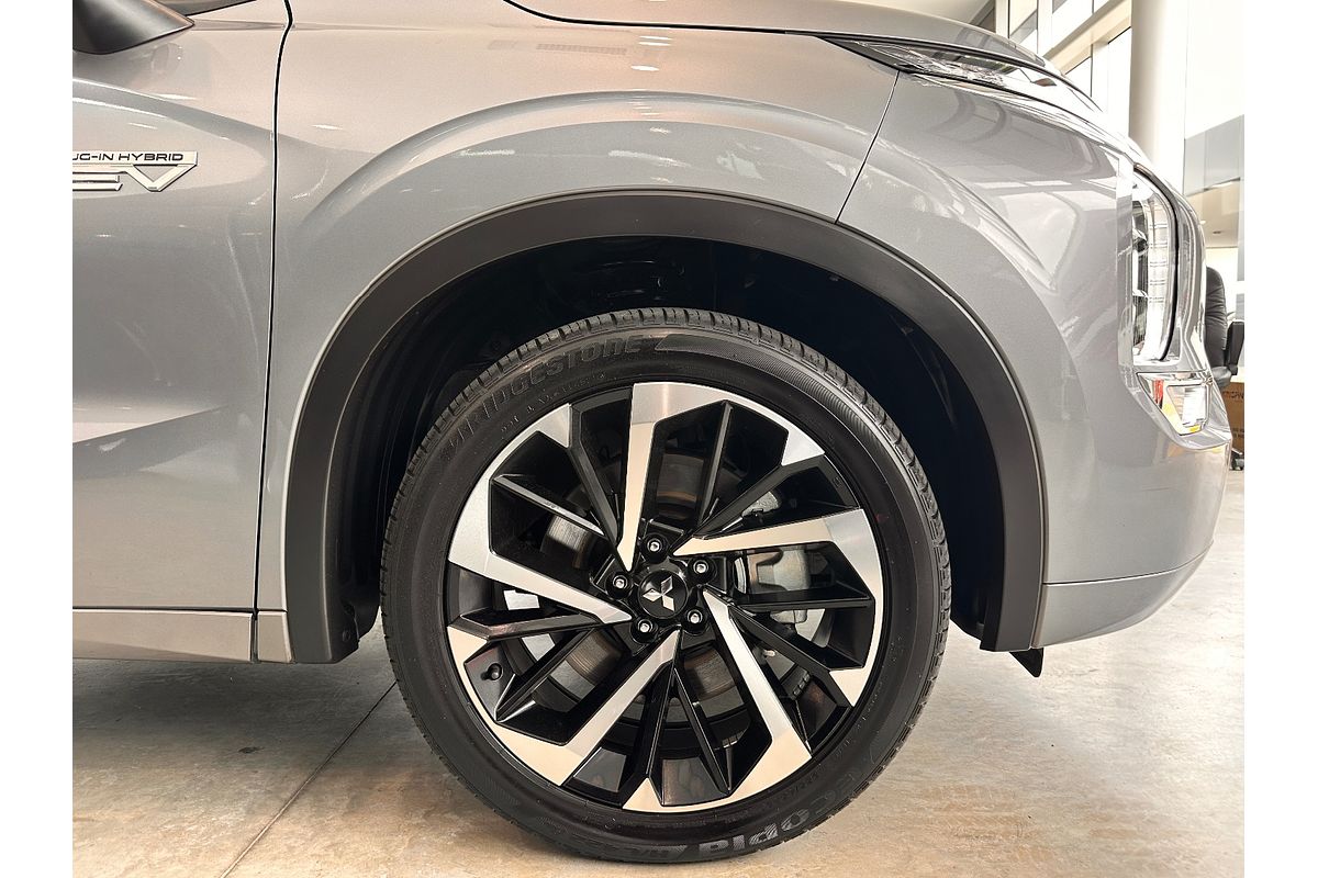 2022 Mitsubishi Outlander PHEV Exceed ZM