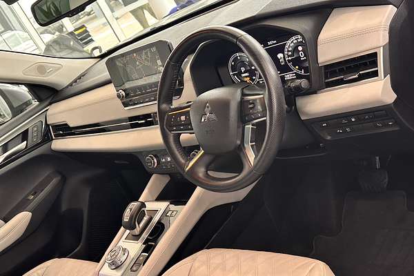 2022 Mitsubishi Outlander PHEV Exceed ZM